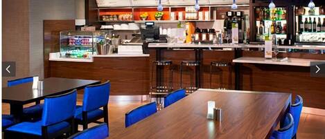 Cooked-to-order breakfast on weekdays (USD 11.00 per person)