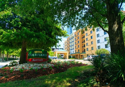 Courtyard by Marriott New Orleans Metairie