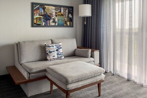 Ropa de cama de alta calidad y escritorio