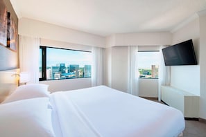 Frette Italian sheets, premium bedding, in-room safe, desk