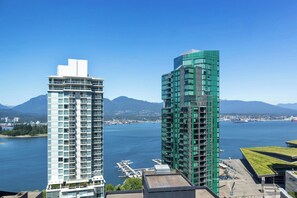 Habitación superior, 1 cama King size, para no fumadores | Ropa de cama hipoalergénica, edredón y camas con pillow-top 