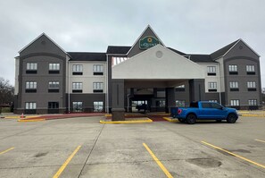 Exterior - La Quinta Inn & Suites by Wyndham South Bend (South Bend)