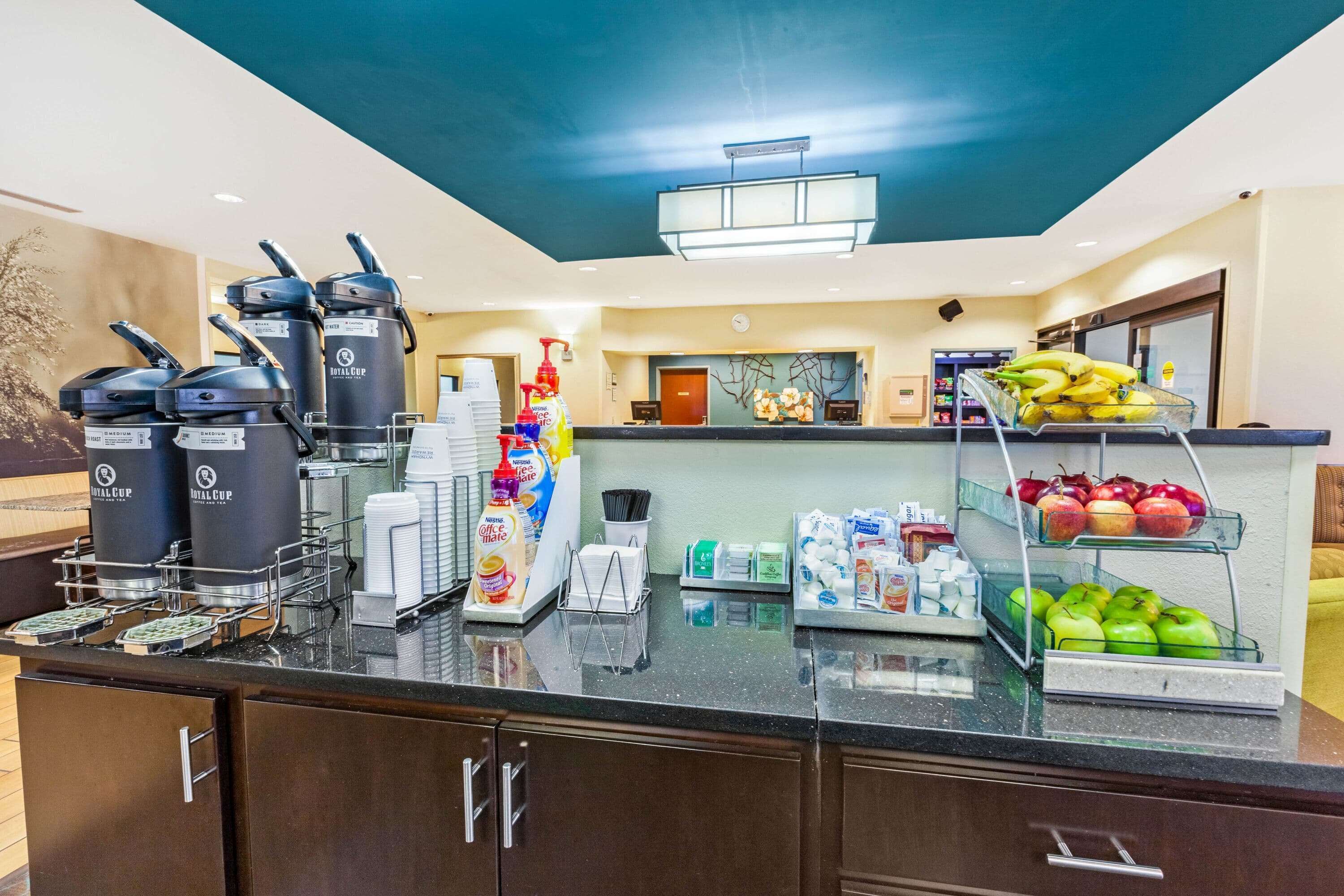 free continental breakfast