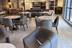 Free continental breakfast 