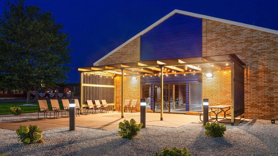 Days Inn by Wyndham Eagle River