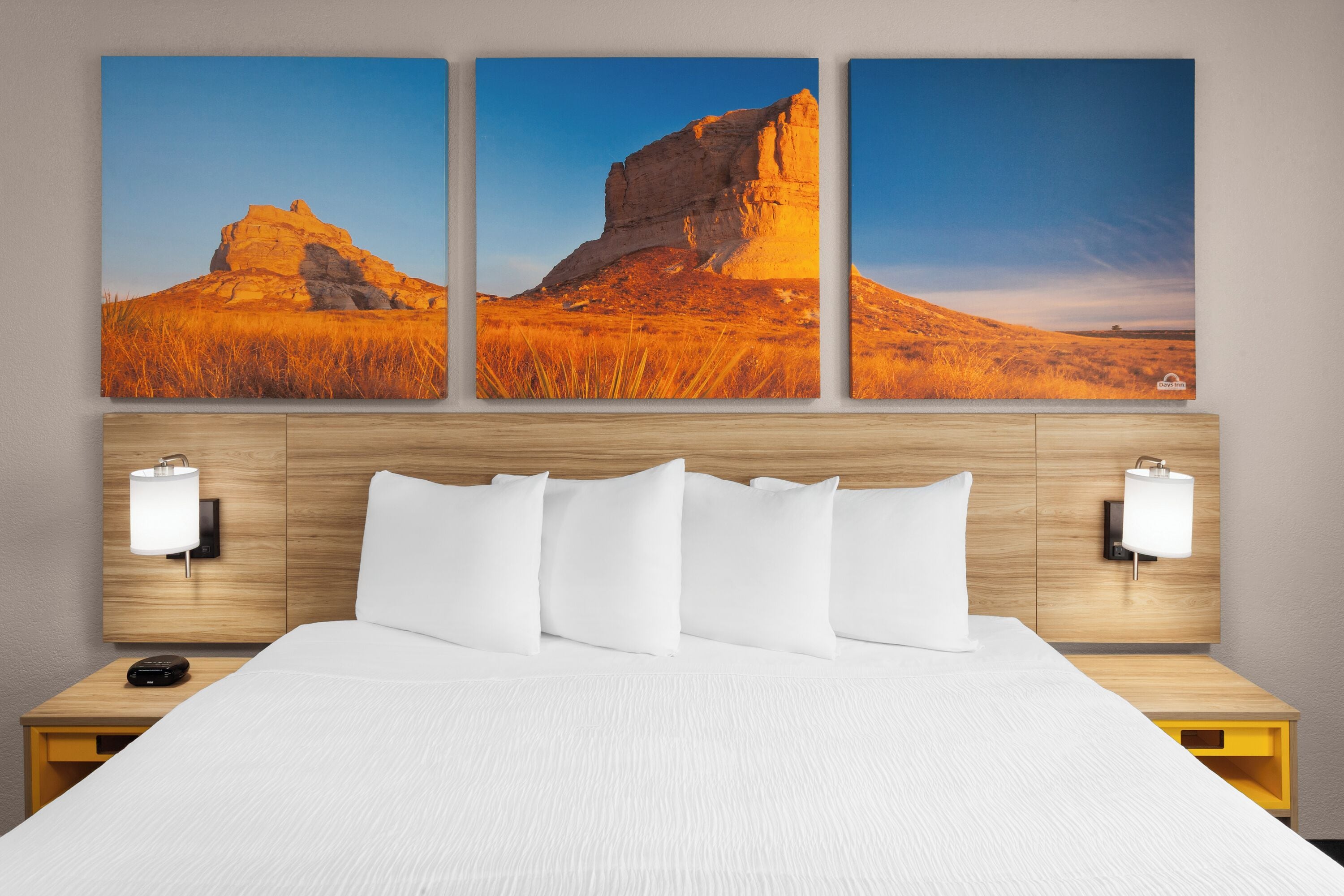 Standaard kamer, 1 kingsize bed | Individueel gemeubileerd, een bureau, een laptopwerkplek, gratis wifi