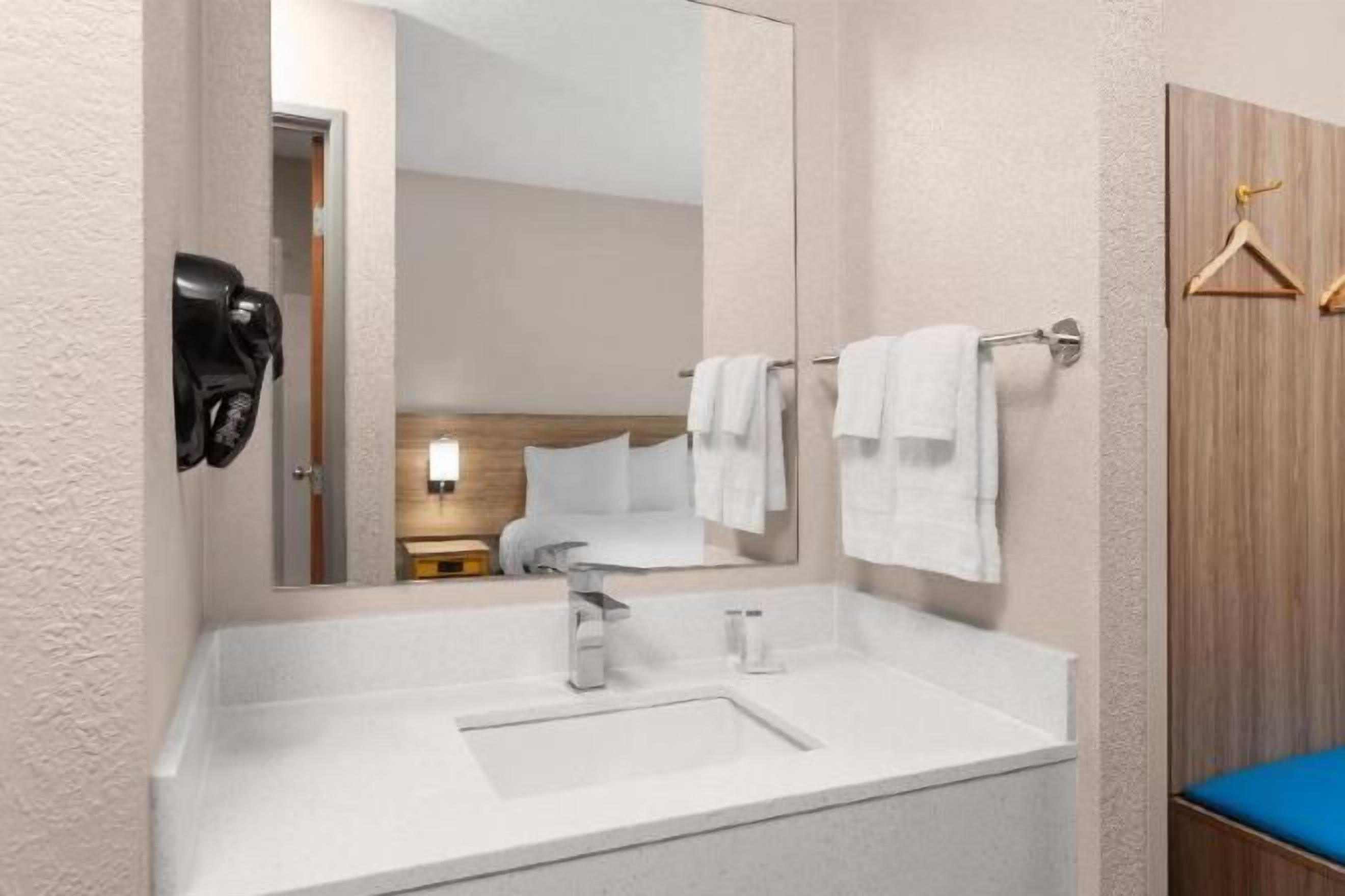 浴室 | 免费洗浴用品、吹风机、毛巾、肥皂