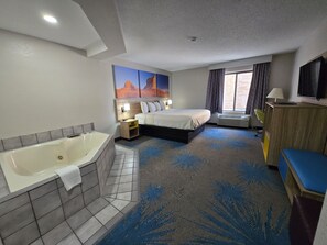 Studio Suite, 1 giường cỡ king, không hút thuốc | Trang bị nội thất với thiết kế riêng biệt, bàn 