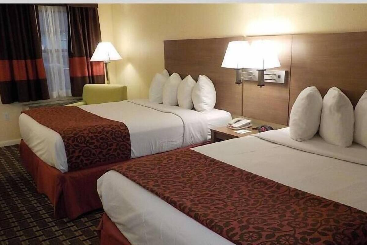 In-room safe, desk, laptop workspace, blackout drapes