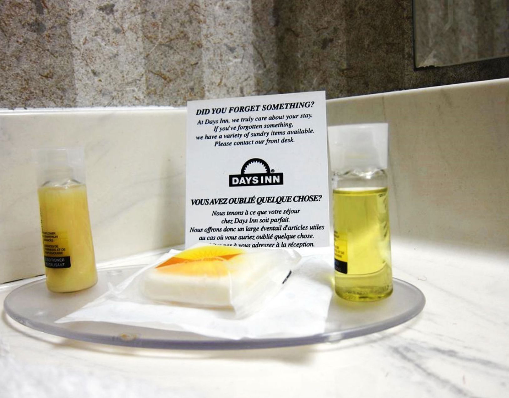 Bathroom amenities | Combined shower/bathtub, hair dryer, towels