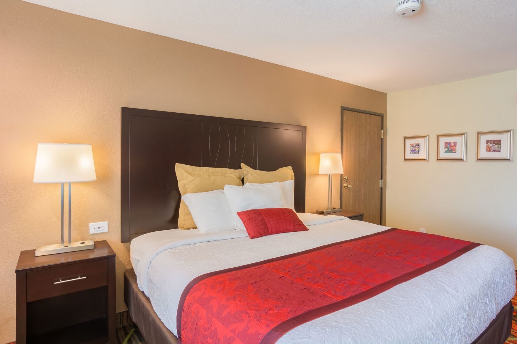 Egyptian cotton sheets, premium bedding, down duvets, pillow-top beds