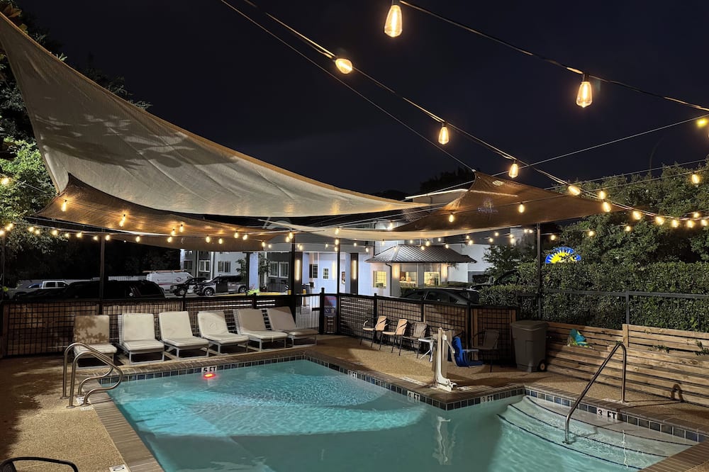 Days Inn by Wyndham Arlington