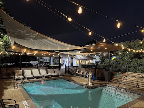 Days Inn by Wyndham Arlington