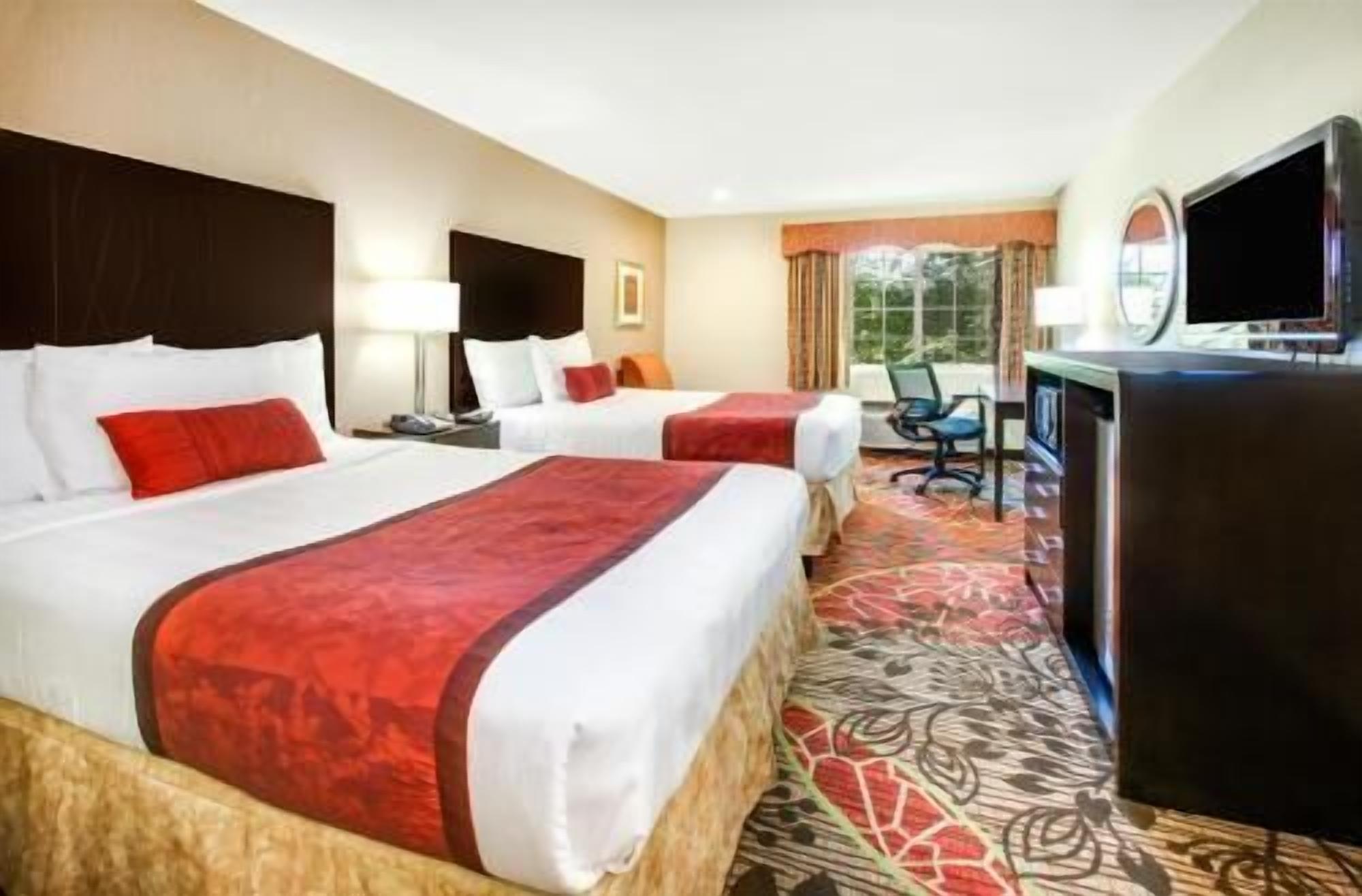 Egyptian cotton sheets, premium bedding, down duvets, pillow-top beds