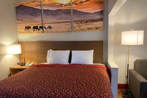 Suite Deluxe, 1 cama de matrimonio grande, no fumadores | Escritorio, tabla de planchar con plancha, wifi gratis y ropa de cama