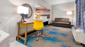 Jetted bathtub - Days Inn & Suites by Wyndham Ridgeland (Ridgeland)