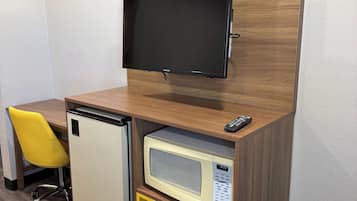 Desk, laptop workspace, iron/ironing board, free cots/infant beds
