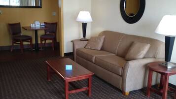 Suite, 2 slaapkamers, niet-roken | Individueel gedecoreerd, individueel gemeubileerd, een bureau