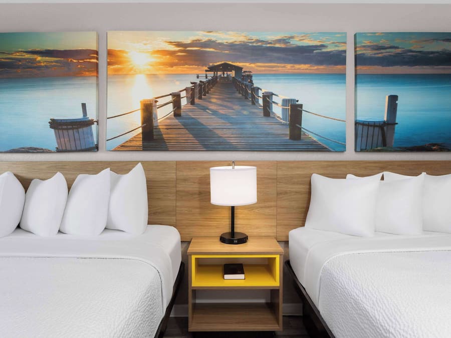 Individueel gedecoreerd, individueel gemeubileerd, een bureau