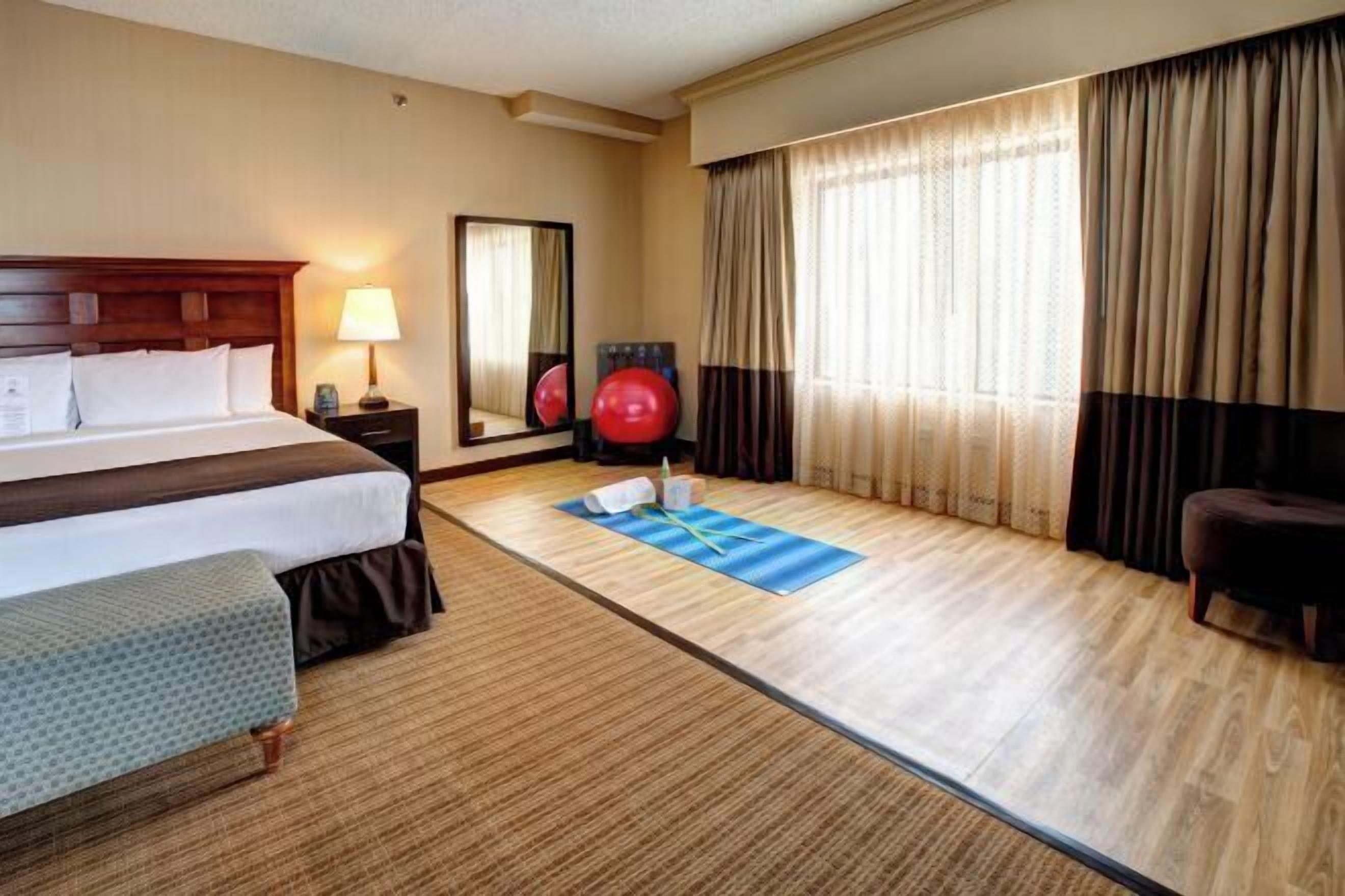 Premium bedding, pillowtop beds, in-room safe, desk