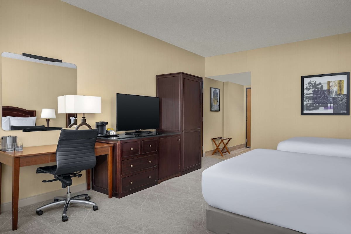 Premium bedding, pillow-top beds, in-room safe, desk