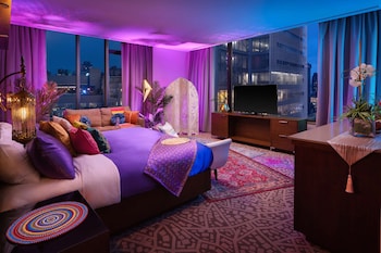 Studio, 1 King Bed (Aladdin Themed) | Premium bedding, in-room safe, desk, laptop workspace at Hilton New York Times Square