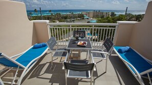 One-Bedroom Hillside Suite | Terrasse/Patio