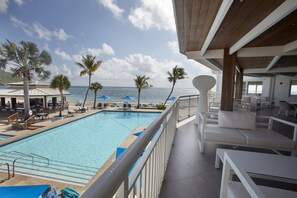2 outdoor pools, free cabanas, pool umbrellas