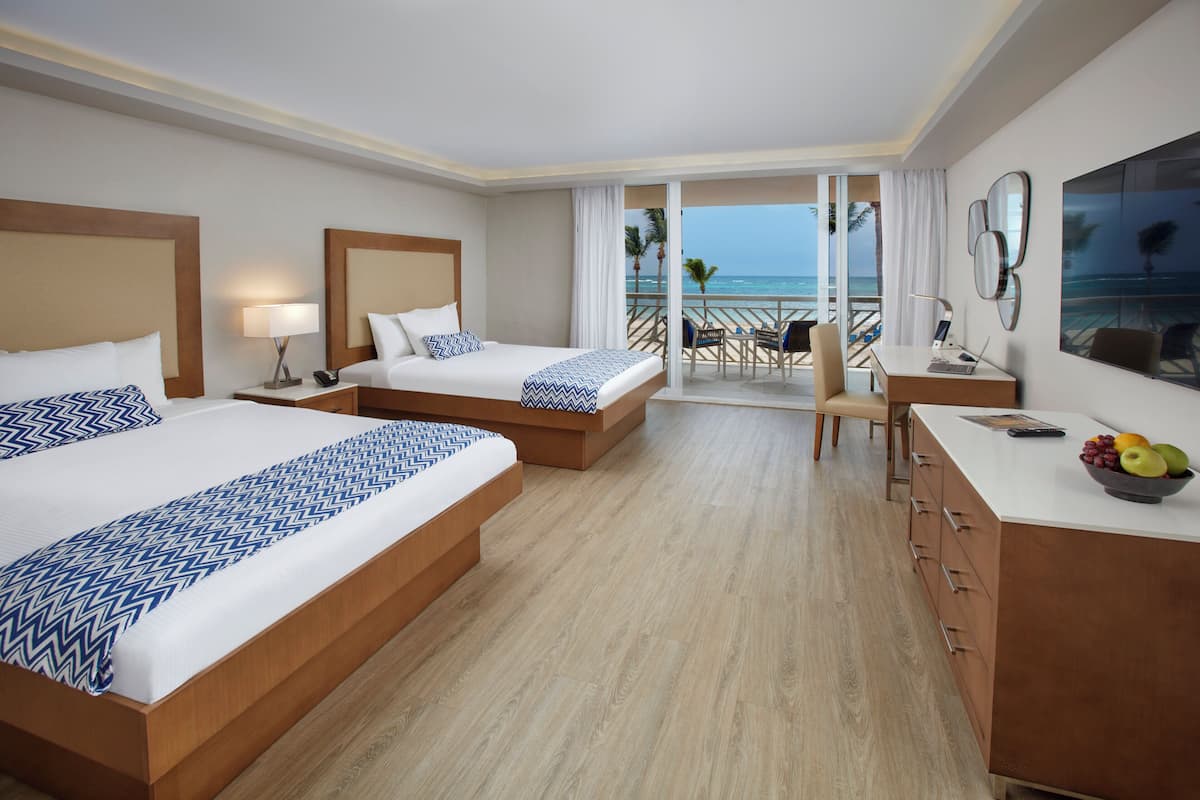 Beachfront Double | Caja de seguridad en la habitación y escritorio
