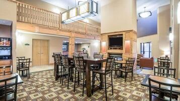 Desayuno bufé gratuito y diario