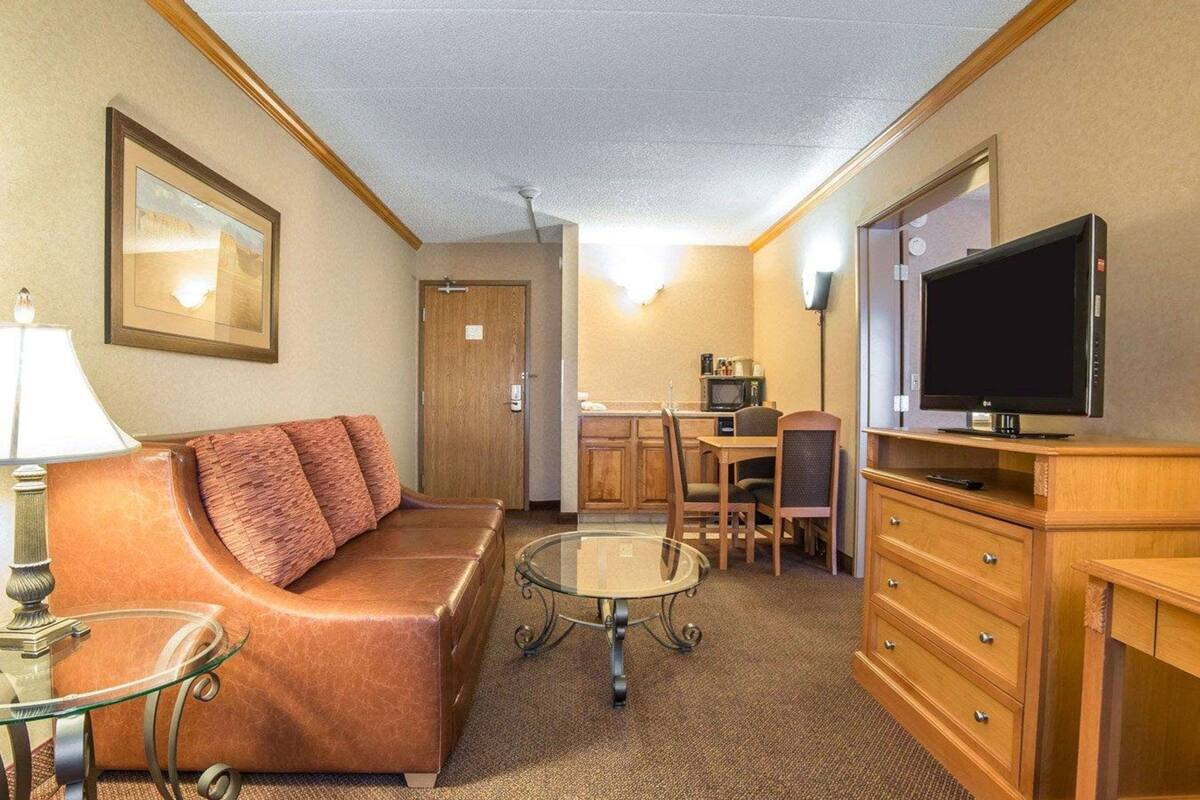 in-room safe, desk, laptop workspace, iron/ironing board