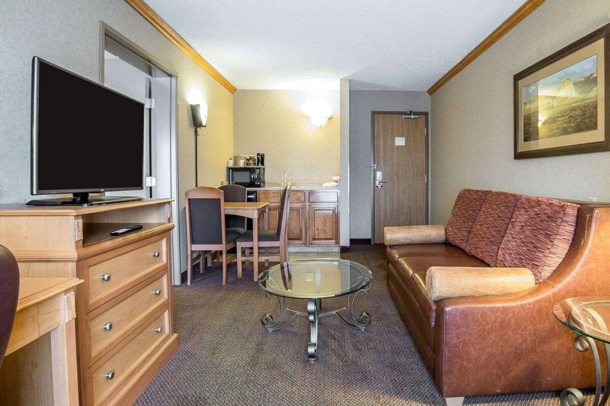 in-room safe, desk, laptop workspace, iron/ironing board