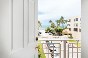 Premium Double Balcony | In-room safe, blackout drapes, iron/ironing board - Lorraine Hotel (Miami Beach)