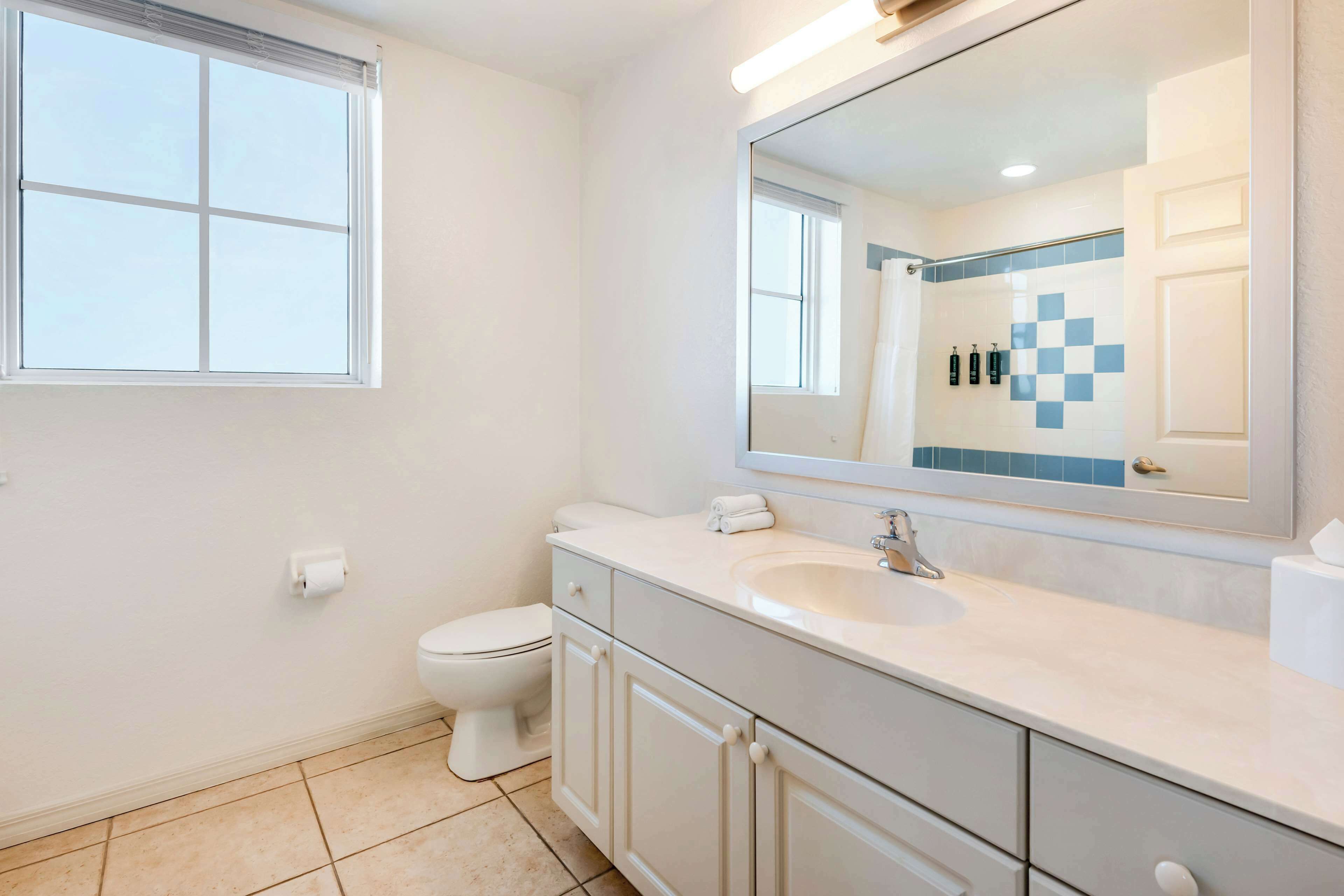 Studio, 1 grand lit, balcon | Salle de bain
