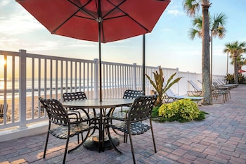 Patio, balcany or terrace at Hilton Vacation Club The Cove on Ormond Beach