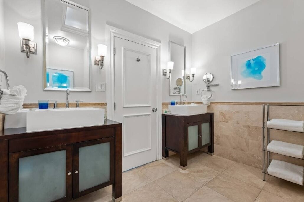 deluxe suite, 1 bedroom, bay view | bathroom | shower, designer toiletries, hair dryer, bathrobes