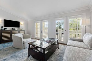 Deluxe Suite, 1 Bedroom, Bay View | Frette Italian sheets, premium bedding, down comforters, pillowtop beds