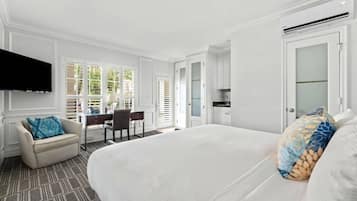 Habitación Deluxe, 1 cama de matrimonio grande, junto a la piscina | Sábanas italianas Frette y ropa de cama de alta calidad