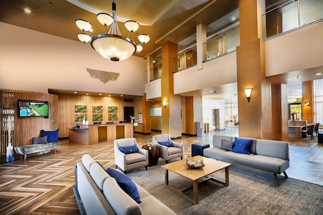 Lobby. Embassy Suites by Hilton Phoenix Scottsdale