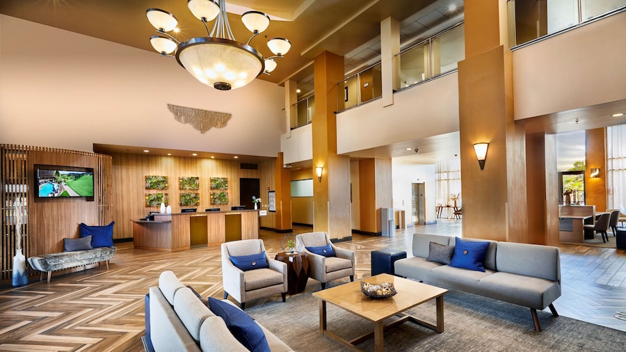 Embassy Suites by Hilton Phoenix Scottsdale