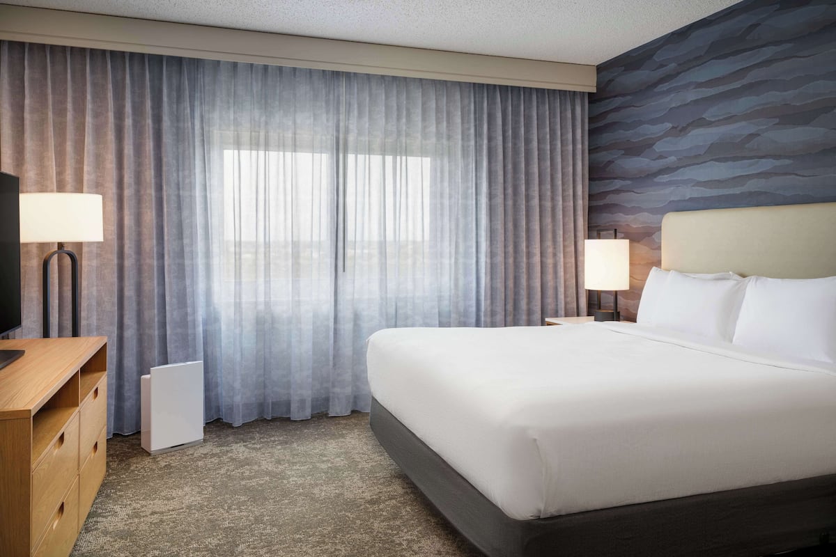 1 bedroom, premium bedding, pillowtop beds, in-room safe