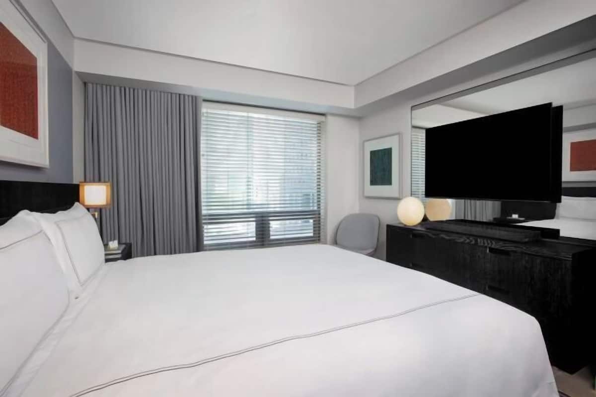 1 bedroom, premium bedding, down comforters, pillowtop beds