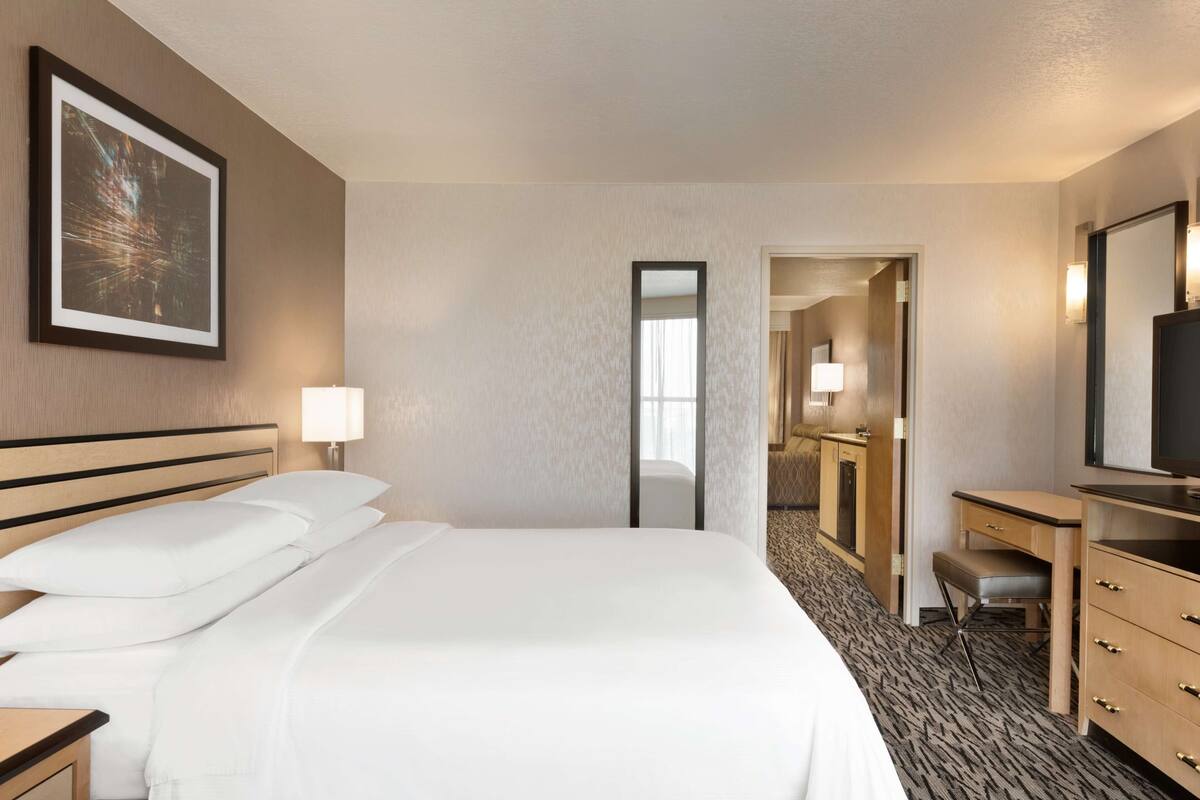 1 bedroom, in-room safe, desk, laptop workspace