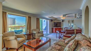 套房, 1 張特大雙人床, 非吸煙房 | 起居區 | 37-吋平面電視、數位頻道、電視