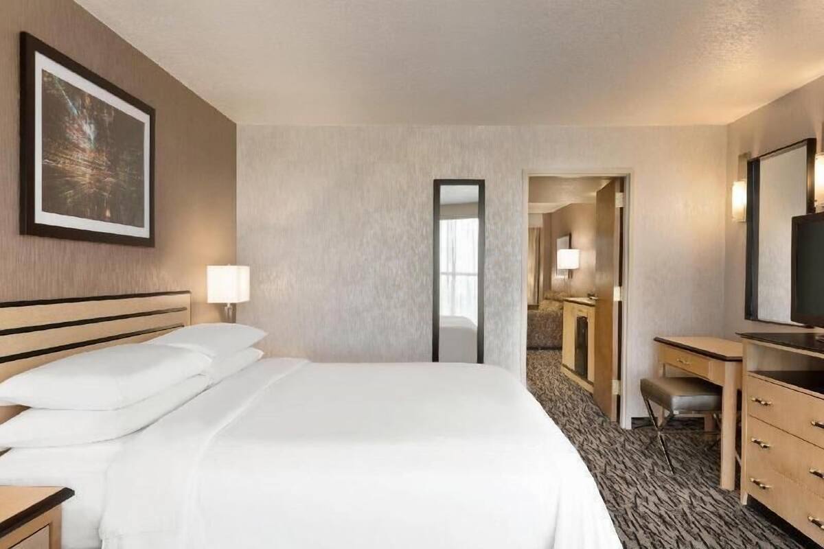 1 bedroom, in-room safe, desk, laptop workspace