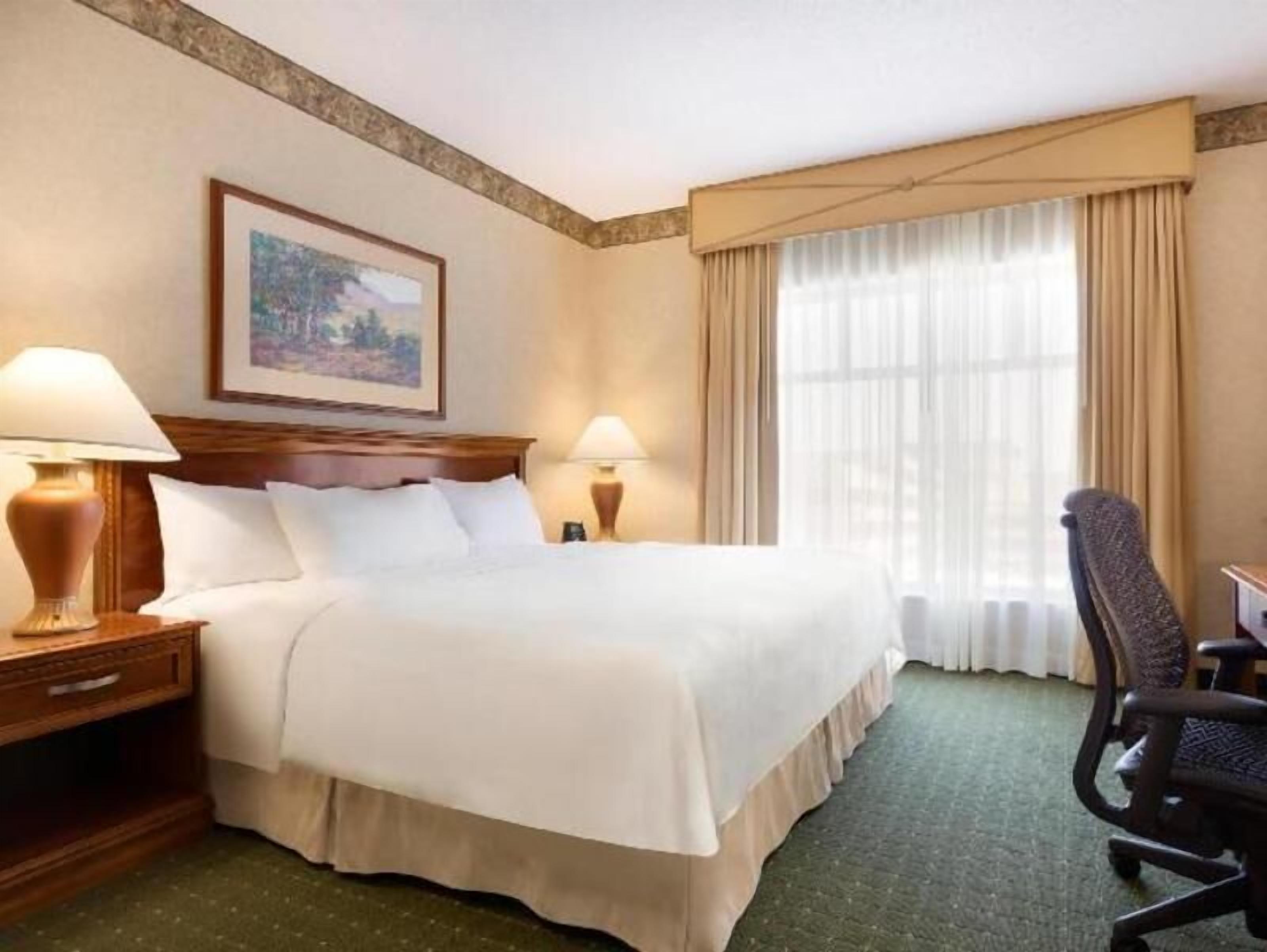 1 bedroom, premium bedding, in-room safe, desk