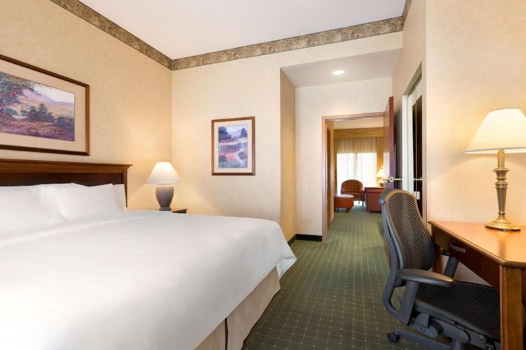 1 bedroom, premium bedding, in-room safe, desk
