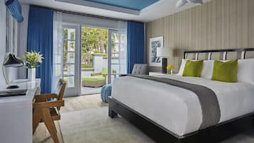 Hypo-allergenic bedding, in-room safe, desk, laptop workspace