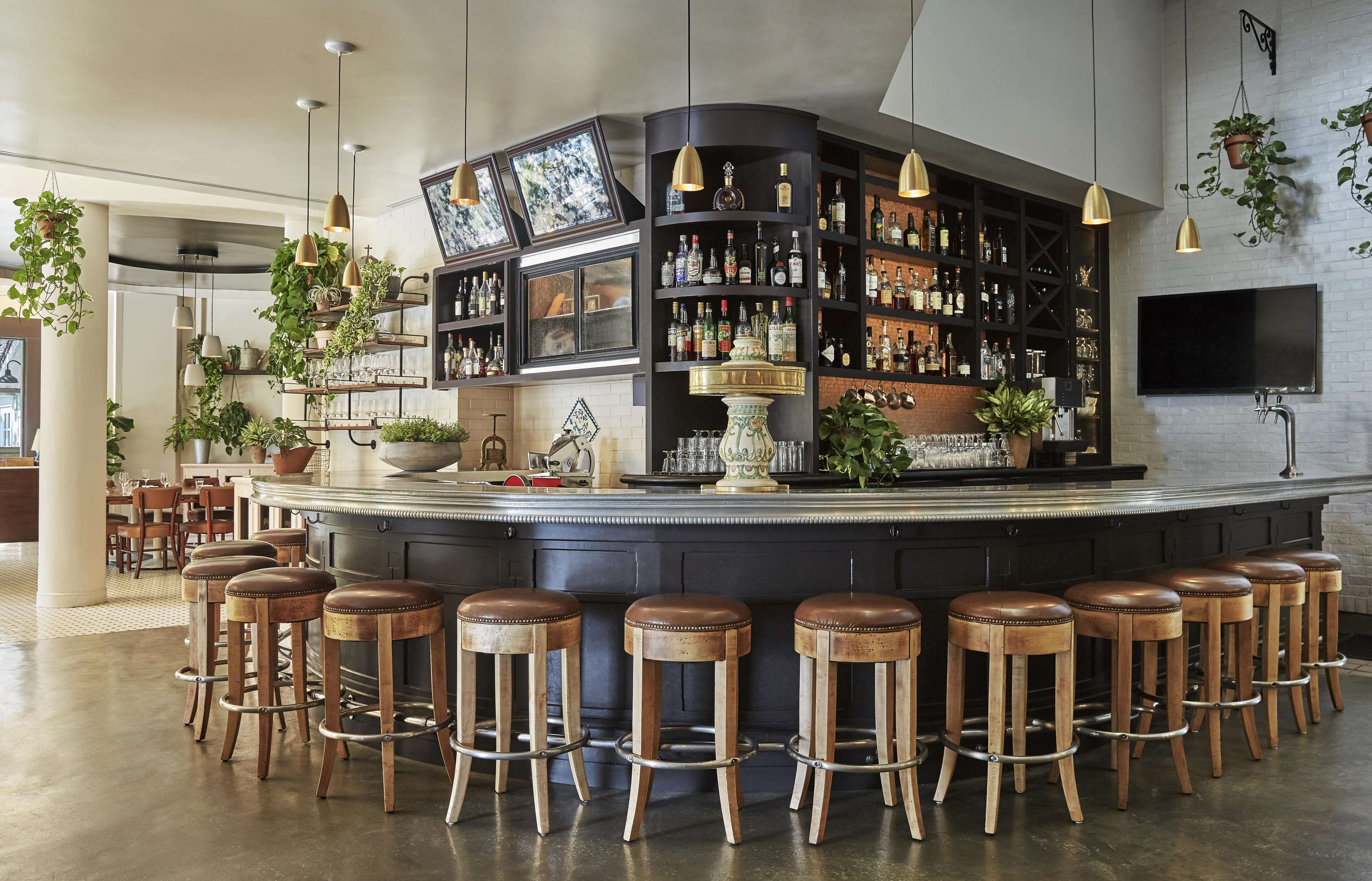 3 restaurants; breakfast, lunch, dinner, and brunch served