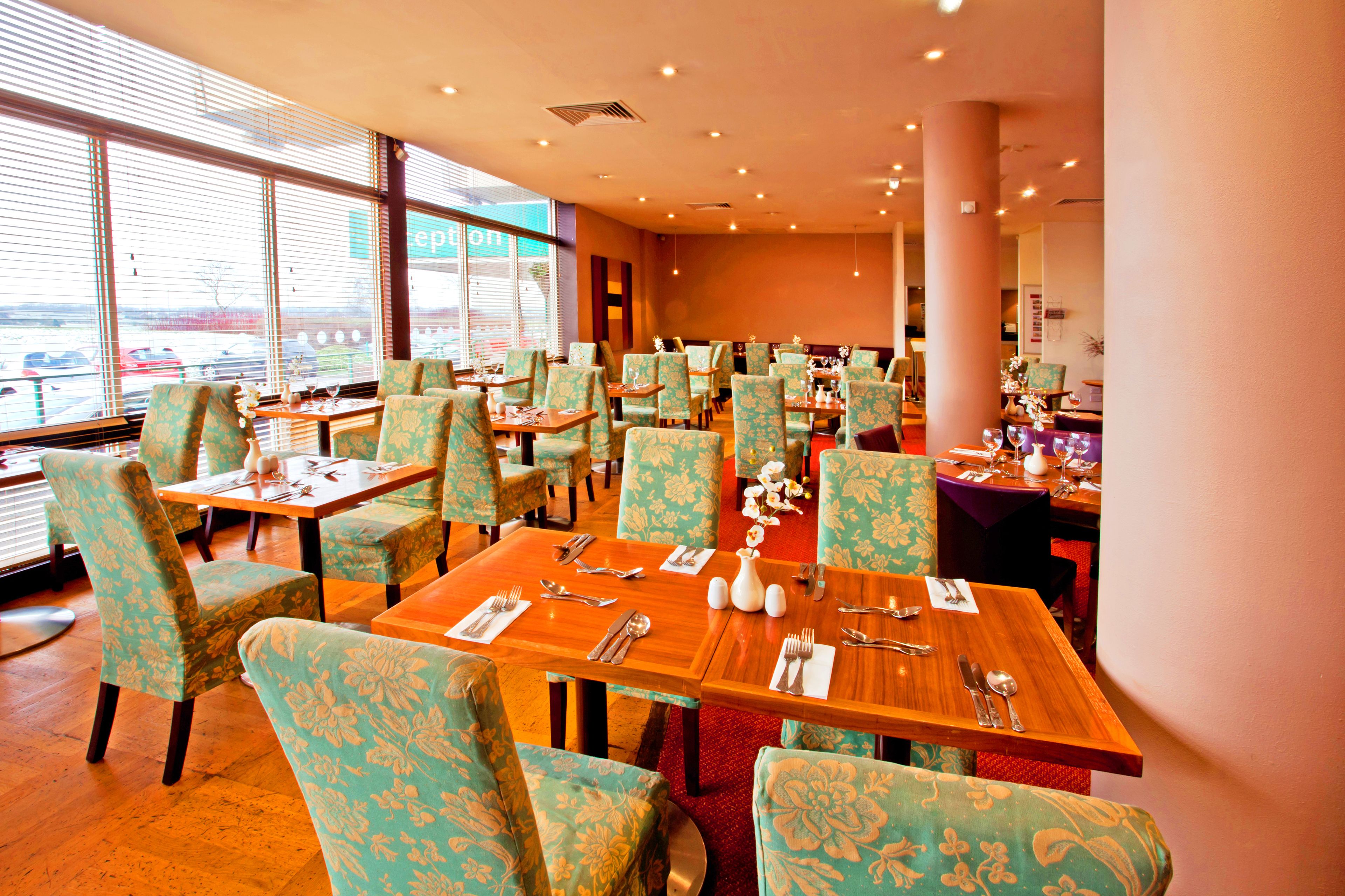 Breakfast and dinner served